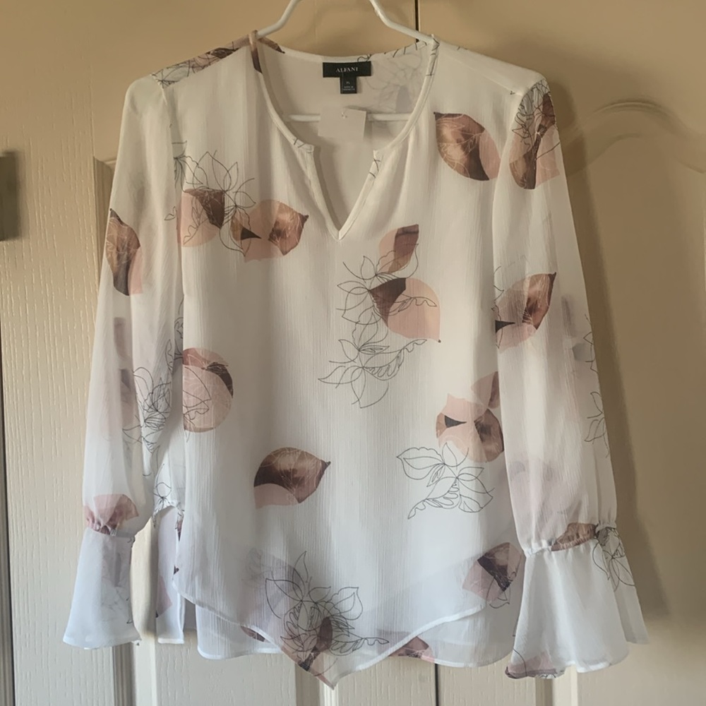 ✨NWT Alfani Asymmetrical Blouse✨